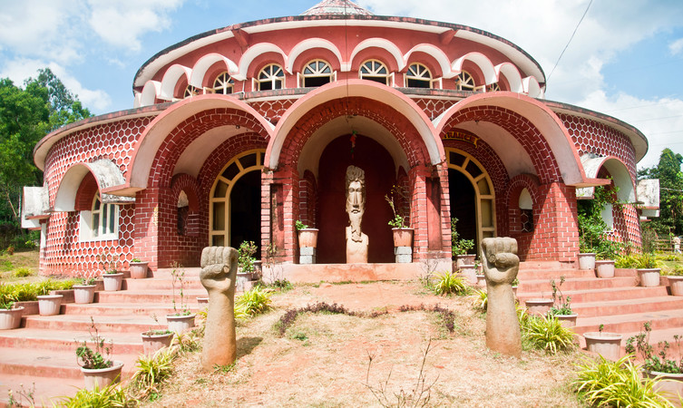 tribal-museum-showcasing-traditional-art-handicrafts-ornaments-textiles-img